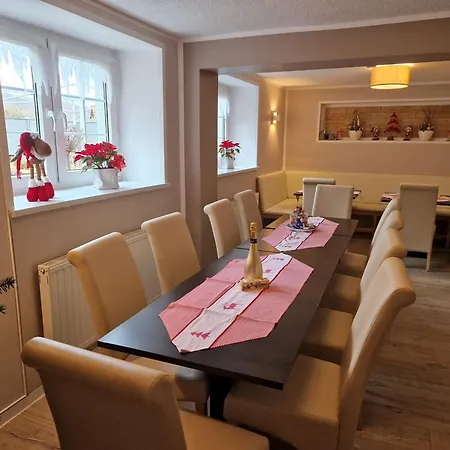 Garni Haus Sonneneck 게스트하우스 탈레